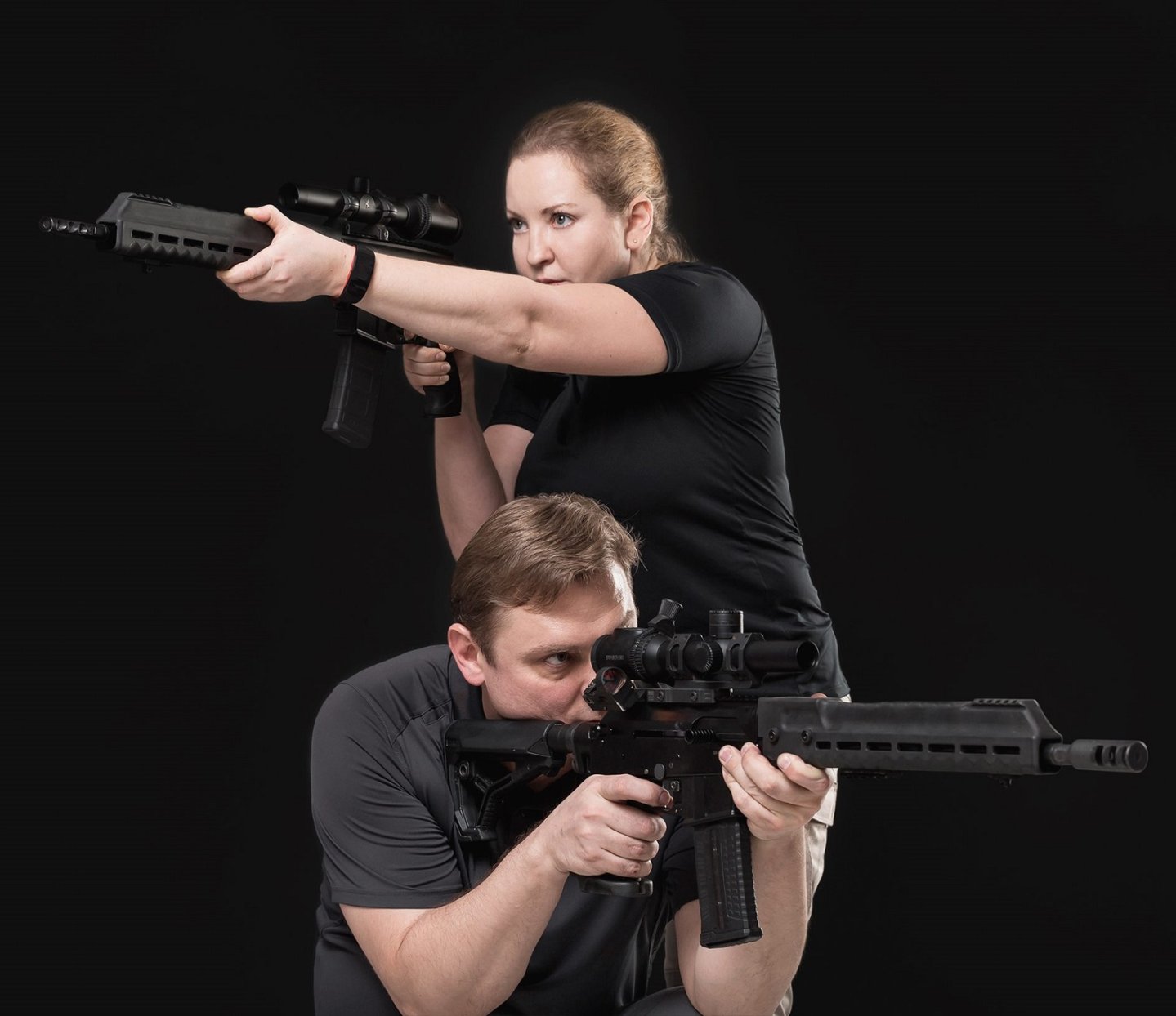 Демонстрацию боевого оружия ближнего боя